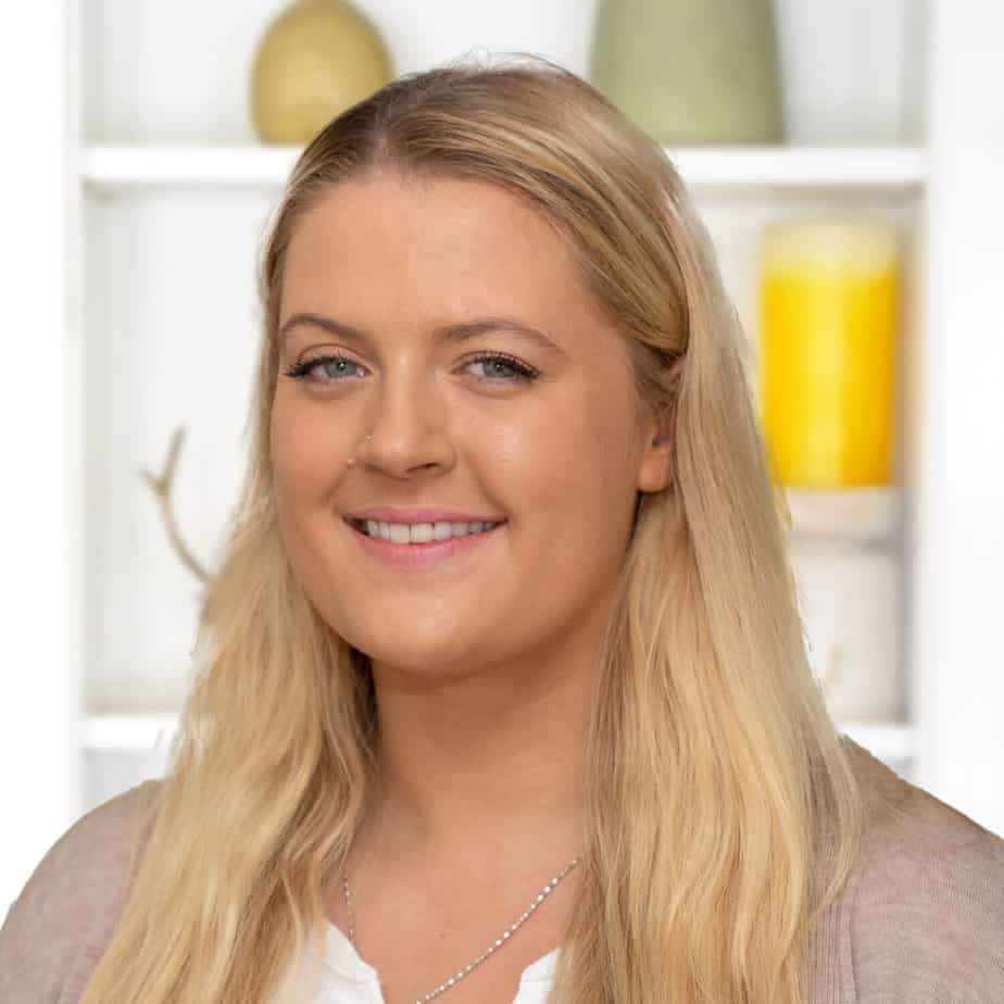 Headshot of Mountainside Treatment Center's staff member Kendall Svanda