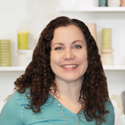 Headshot of Mountainside Treatment Center's staff member Ariana Cardozo