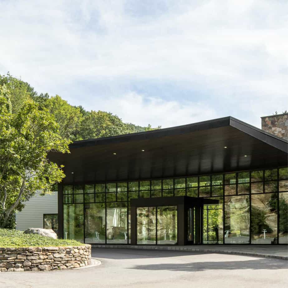Outdoor view of the driveway and main building of Mountainside Addiction Treatment Center in Canaan, CT