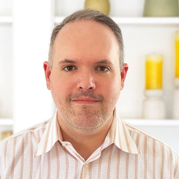 Headshot of Mountainside Treatment Center's staff member Zachary Cohn