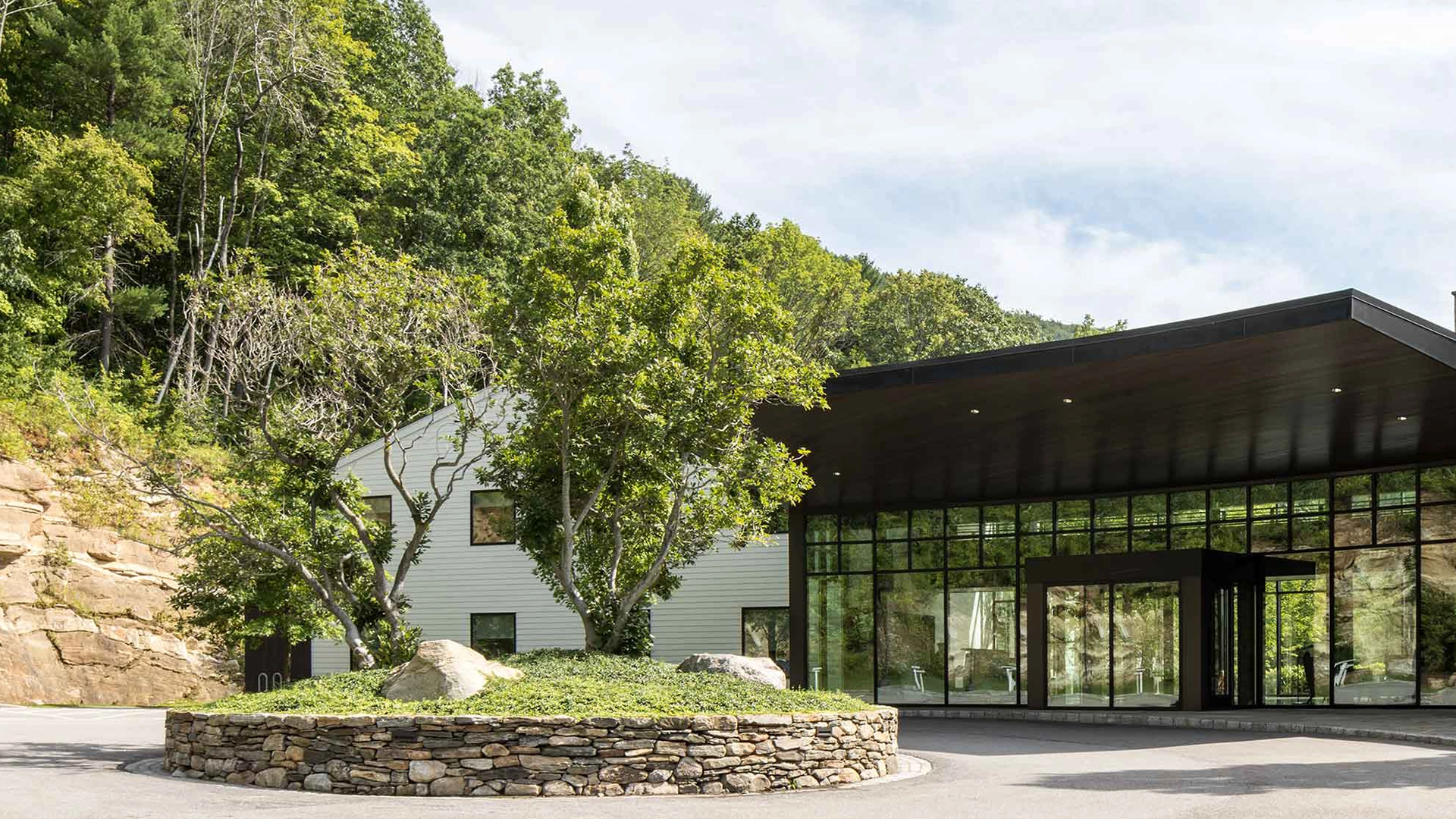 The main entrance of Mountainside treatment center in Canaan, CT.