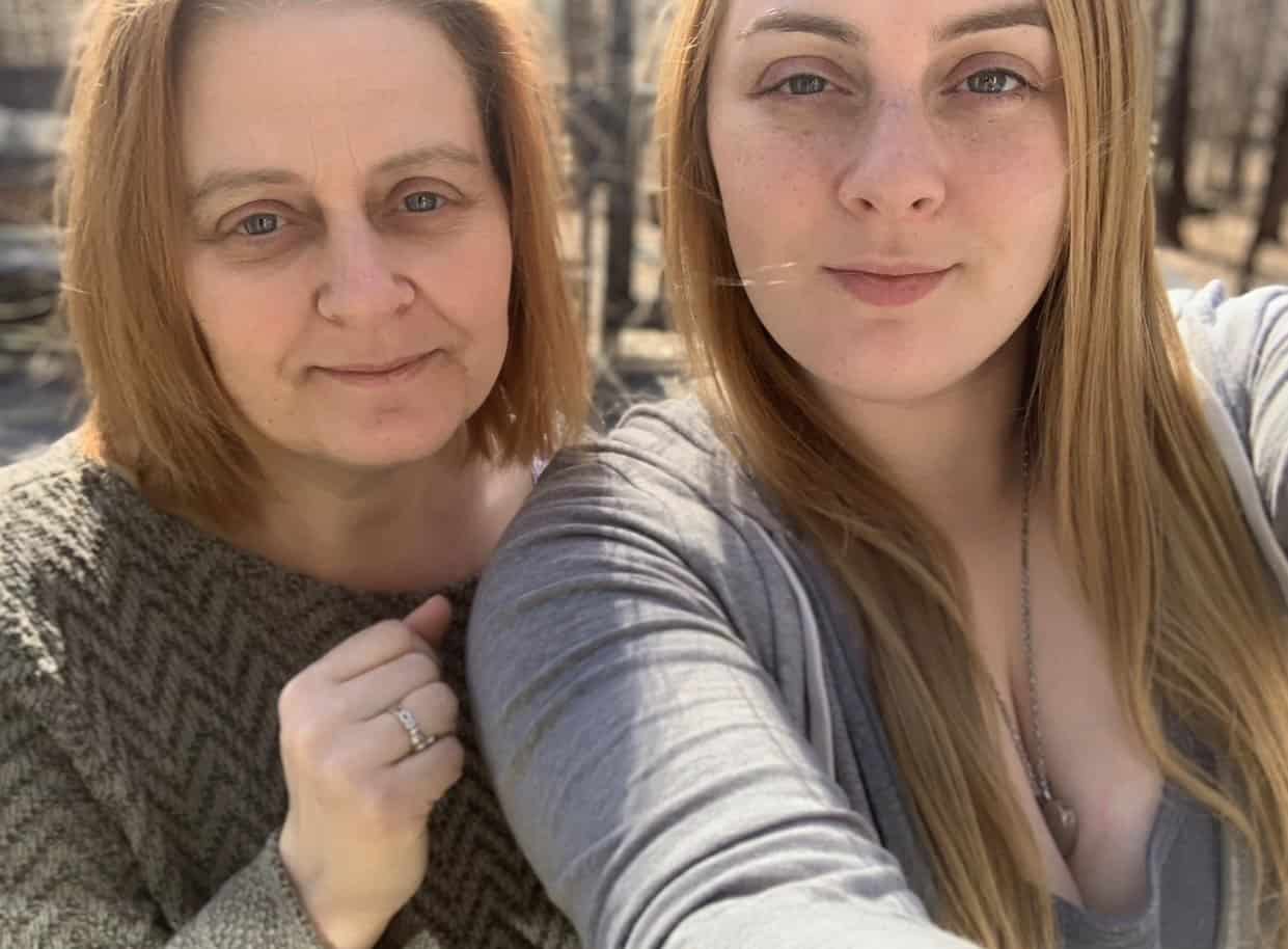 chelsea d mountainside alumni with mother