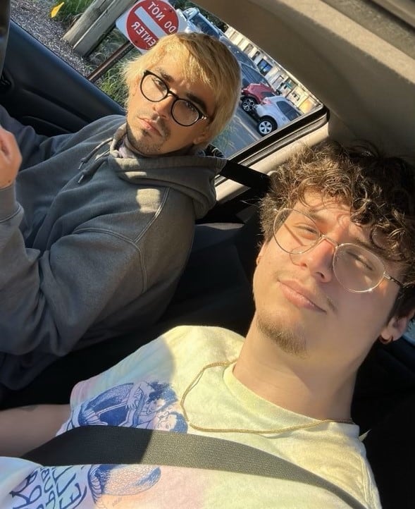 ezra mountainside alumni with friend