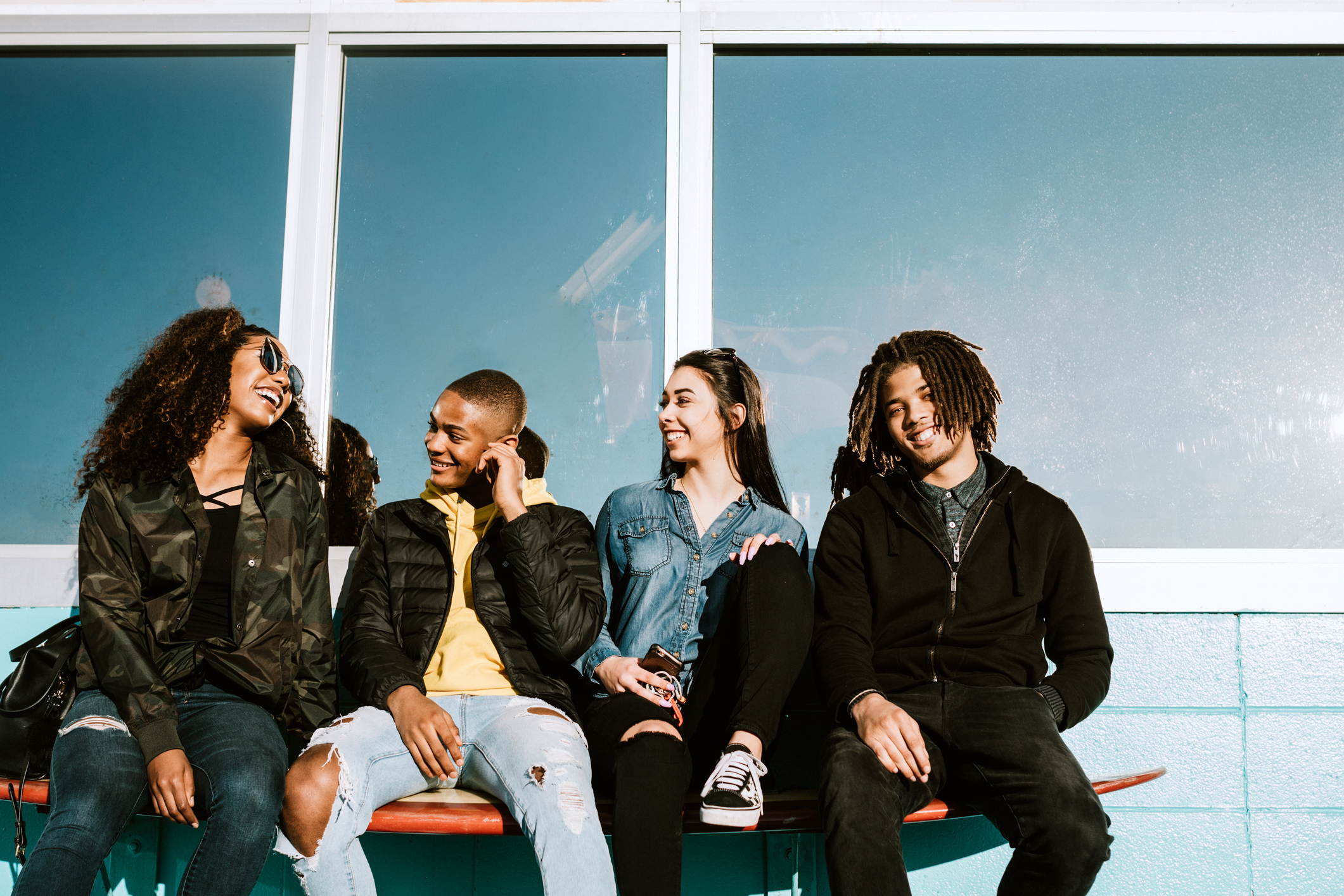 group of sober gen z friends embracing the sober curious movement